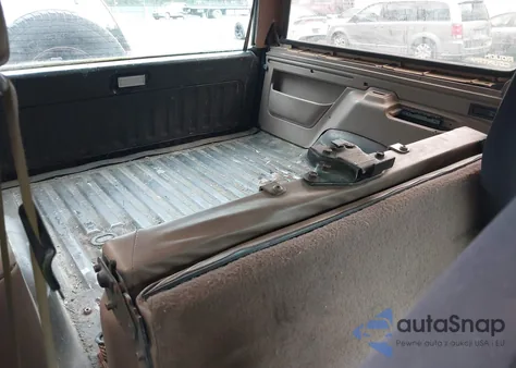 1994 Ford Bronco U100 z USA, uszkodzony, nr VIN 1FMEU15H2RLA33989